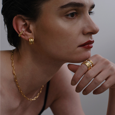 YVETTE - A TOUCH OF GOLD