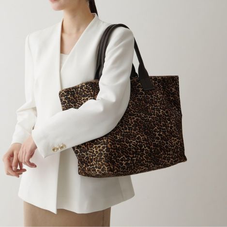 IACUCCI - いつもの服に、秋のバッグをひとつ。