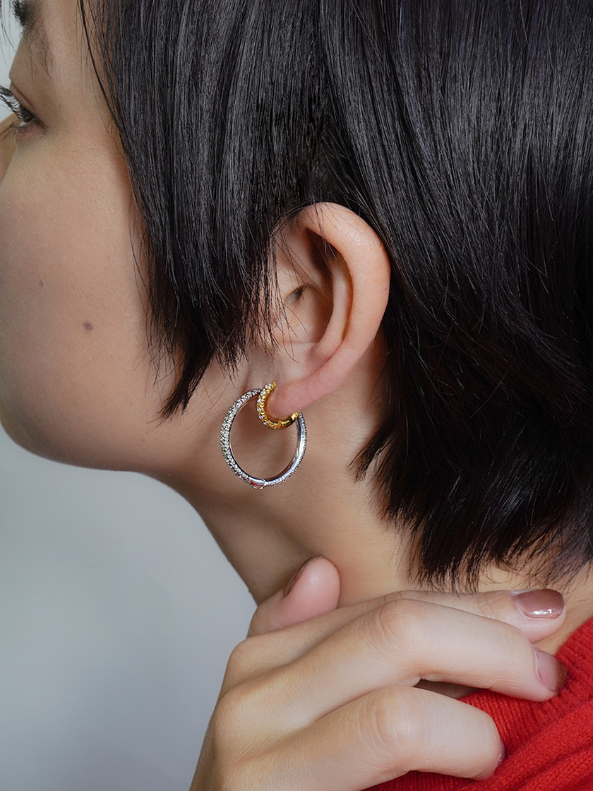 AYAMI JEWELRY / MIKI - フープ重ねで叶える控えめ華やぎの冬スタイル