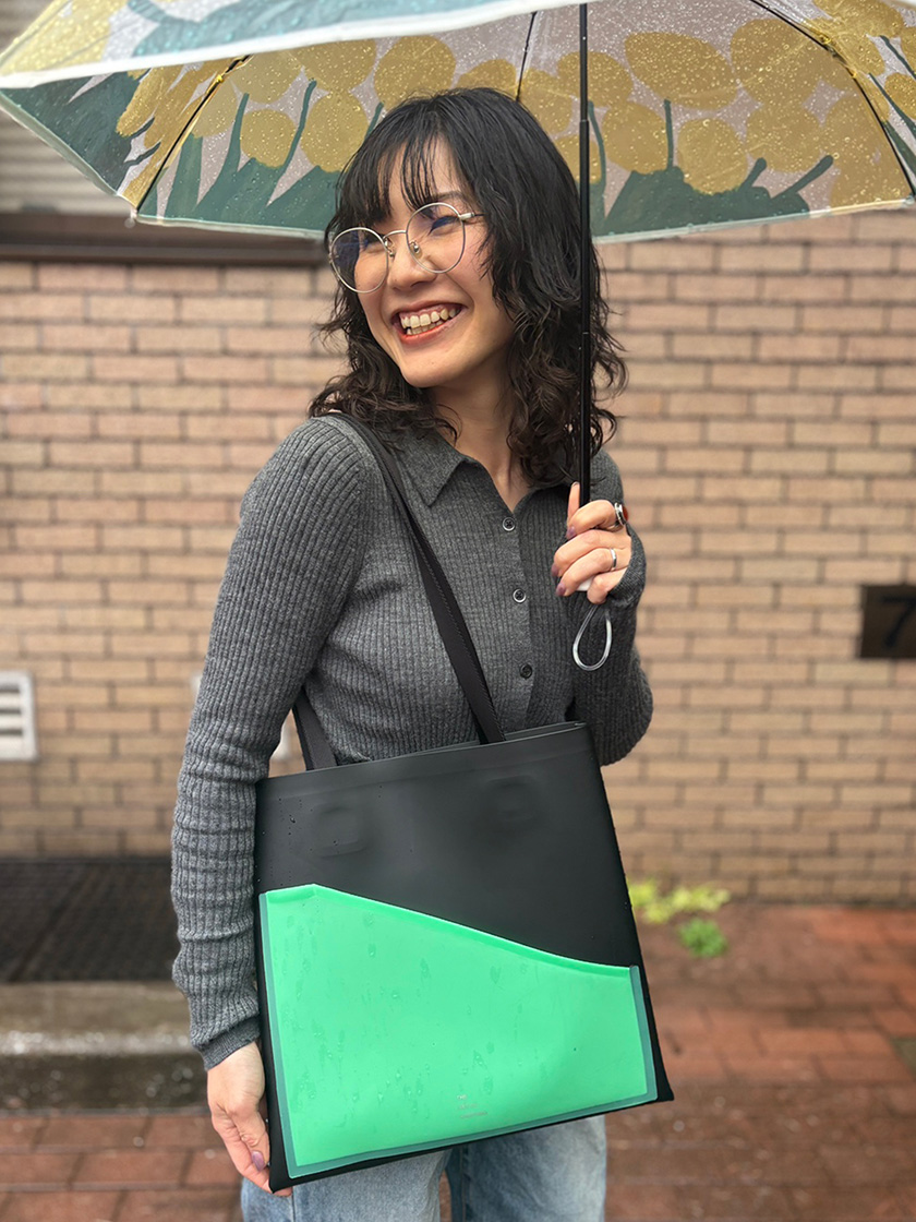 THE ART OF CARRYING / ASAMI - 通勤にも雨の日にも頼れる「大人のミニマルバッグ」