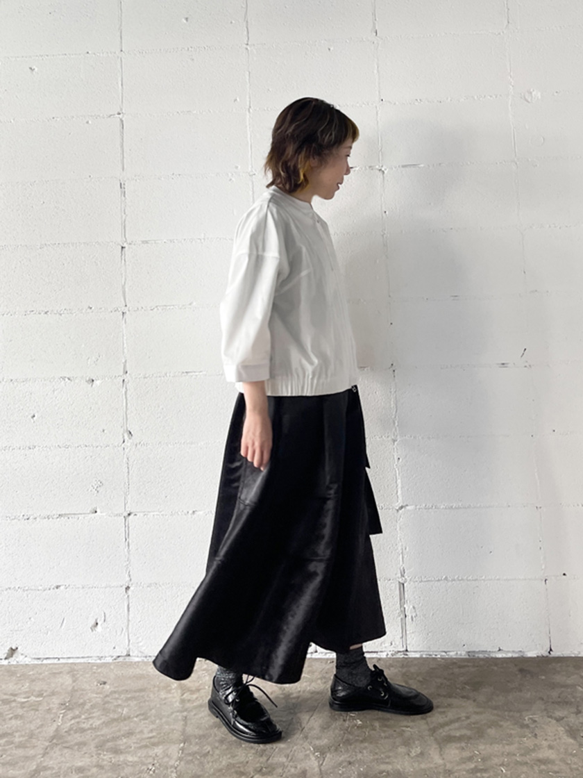 ph7+ / HITOMI - 軽やかに楽しむモノトーンスタイル