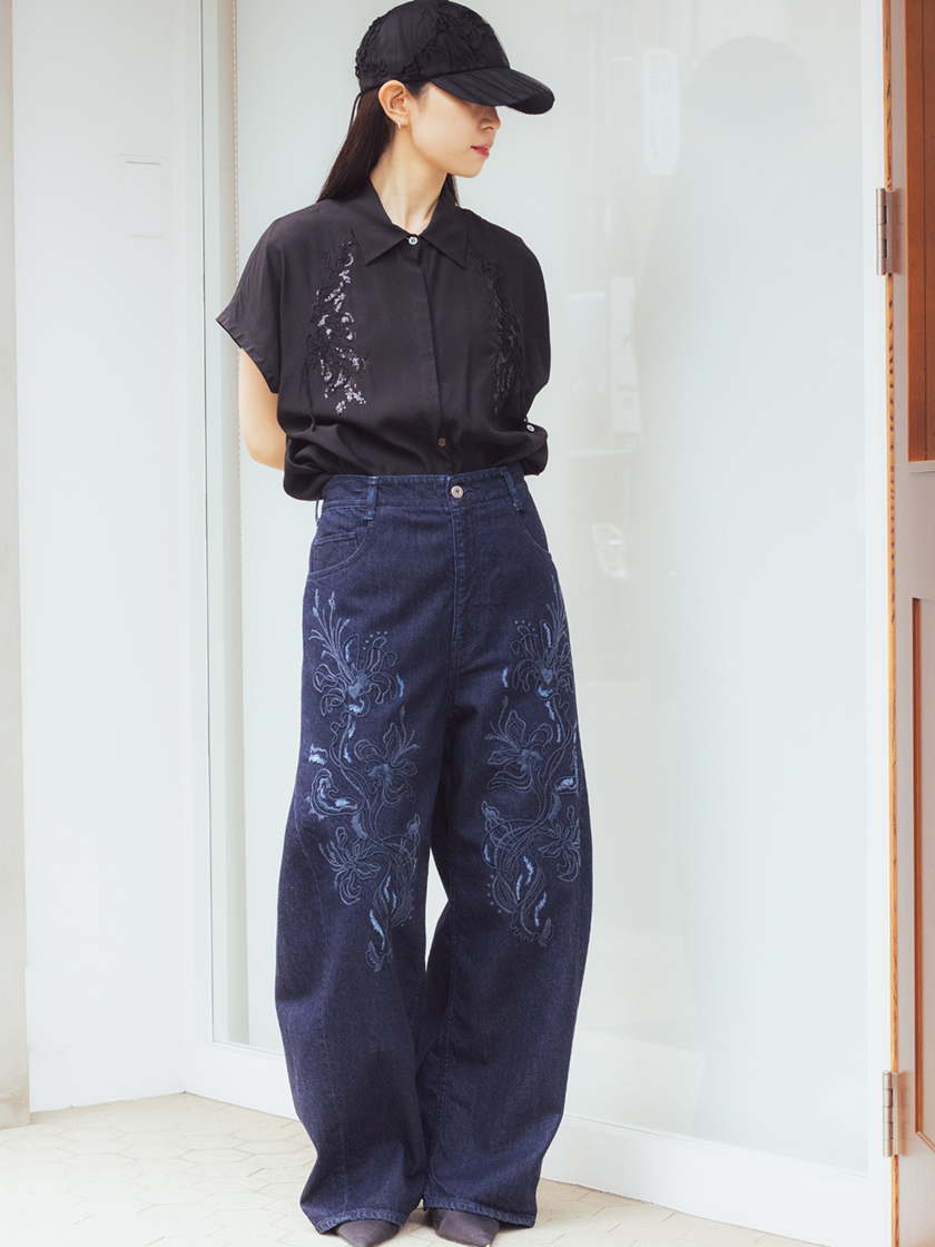 MURRAL / AYAKA - 刺しゅうが映える、大人カジュアルな主役級デニム