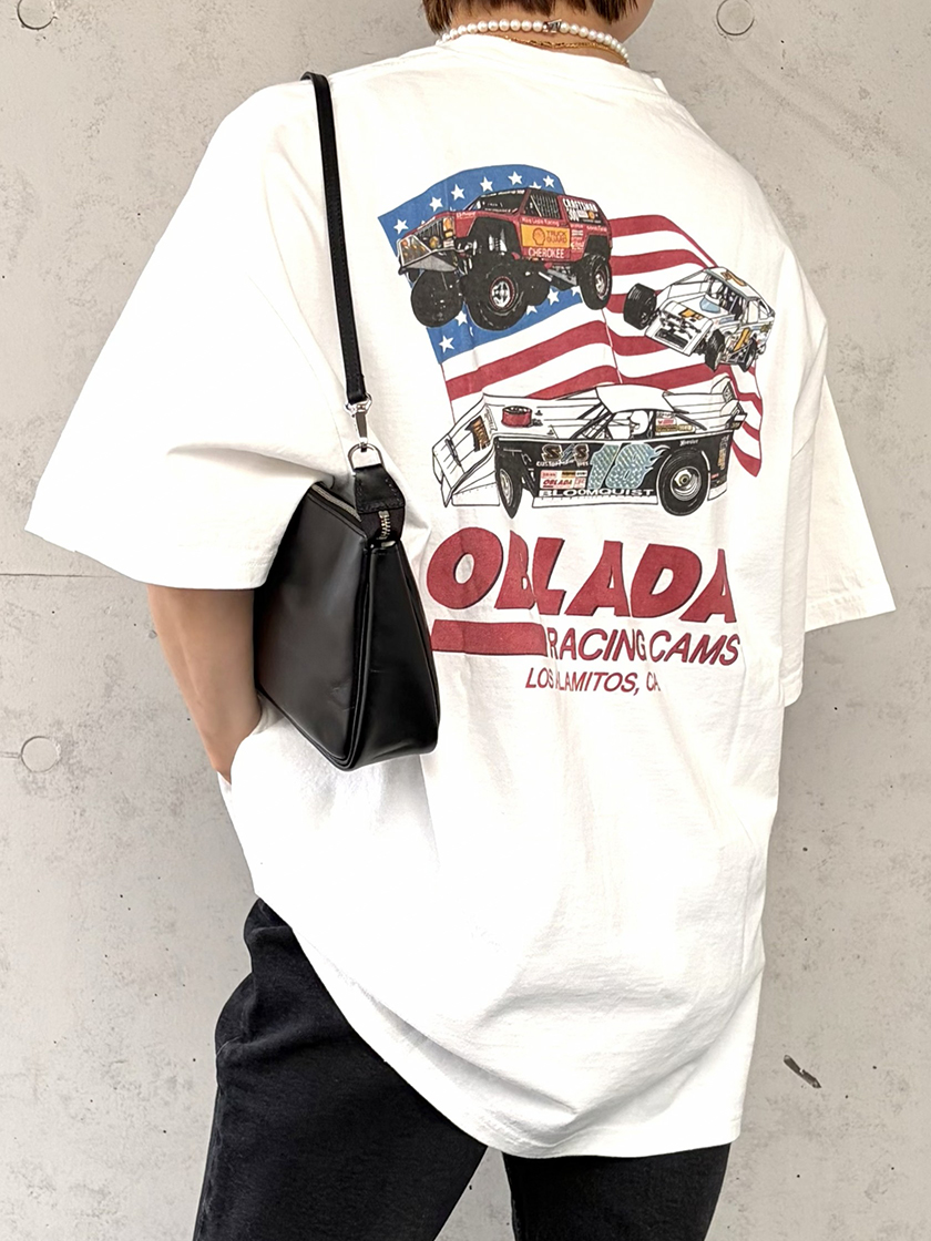 Oblada / YURI - 【ELLE SHOP限定】夏の主役Tシャツ「オブラダ」のRACING TEE