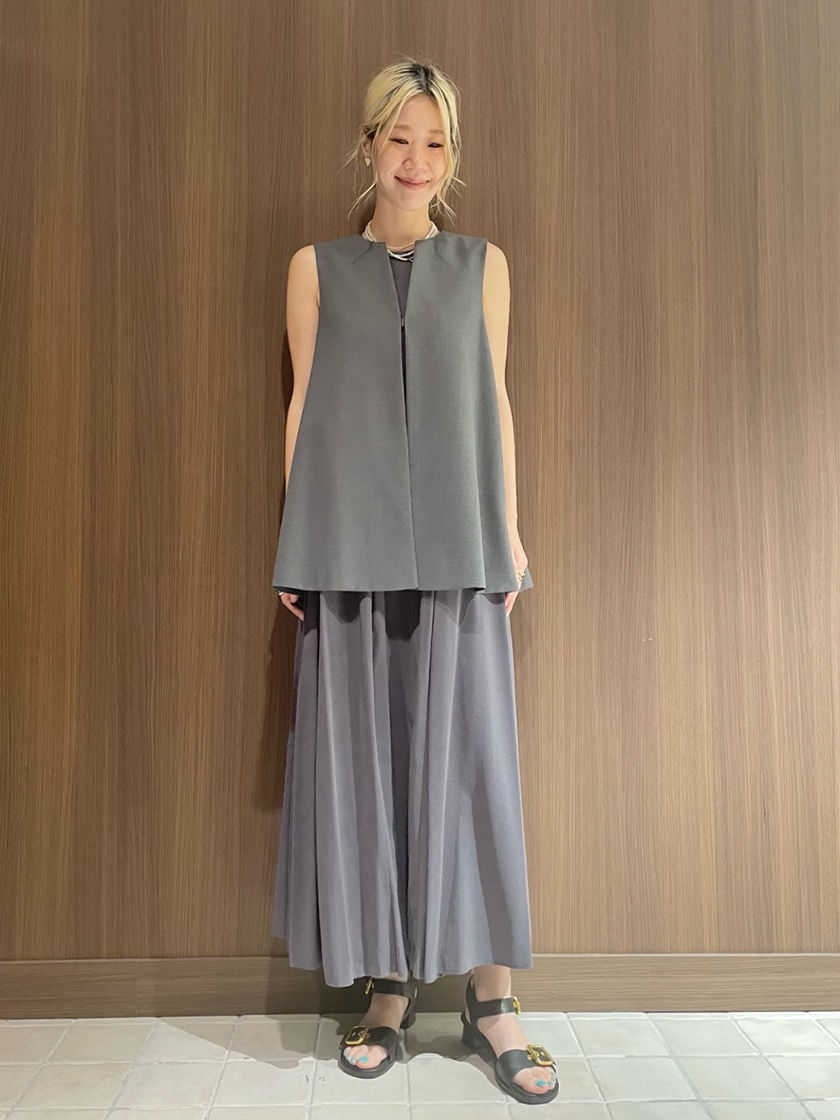 LANVIN en Bleu / KANAKO - 甘さを抑えたモダンスタイル、ワントーン・オケージョン