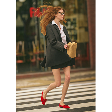 今から使えて長く愛用できる。NEWシーズンの「ピッピシック」で足元をアップデート