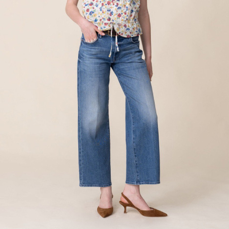 もう迷わない。「マザー」のストレートデニム完全ガイド