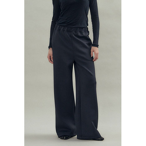 リラクシーでこなれ感あるシルエットが魅力！「フローレント」新作パンツをチェック