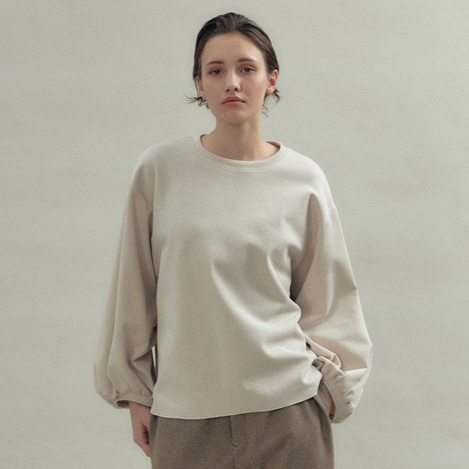 1枚でさらりと着たい「フローレント」のブラウス3選