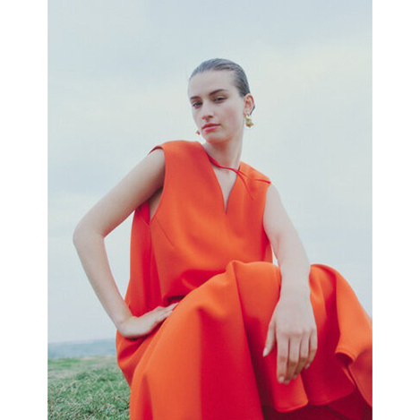 華やかなカラーや柄が目を惹く新作アイテム