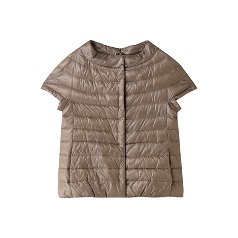 「ヘルノ」のウルトラライトダウンベスト！