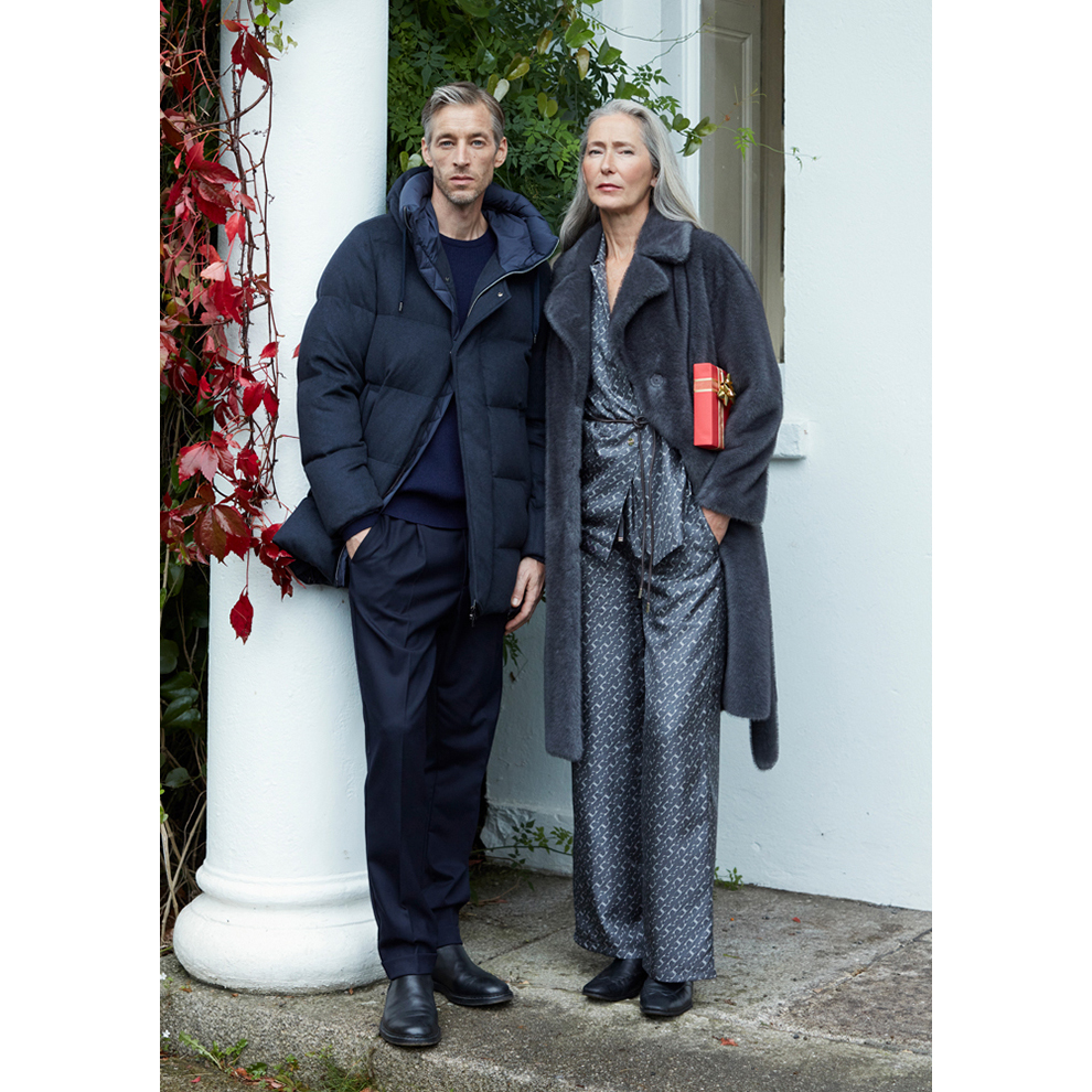 新作フェイクファーやダウンアウターが充実。「ヘルノ」で楽しむ、心躍るホリデーシーズン