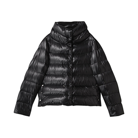 あたたかく、大人の上品カジュアルに仕上げる「ヘルノ」ダウンコート特集