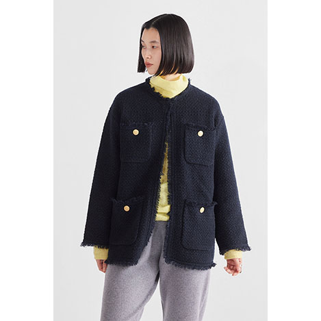 軽やかに秋を纏う。「アダワス」のニットジャケット