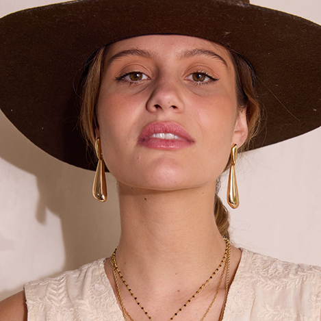 夏の横顔を彩る「by 164 PARIS」の繊細ピアス