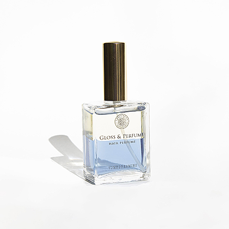 「EPICUREANグロス＆パフューム」で、初夏のお出かけシーズンを楽しむ。