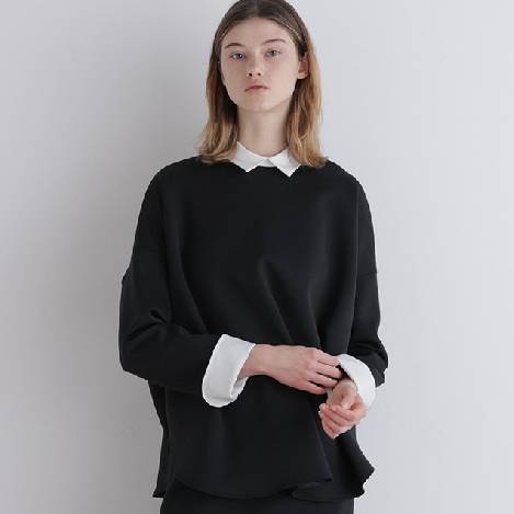 ＜PICK UP＞立体ドレープをきかせた襟付きブラウス