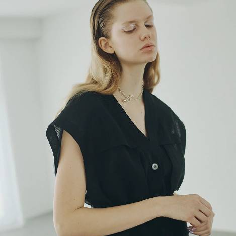 ＜PICK UP＞女性らしいシルエットで魅せるLEPHILのジレスタイル