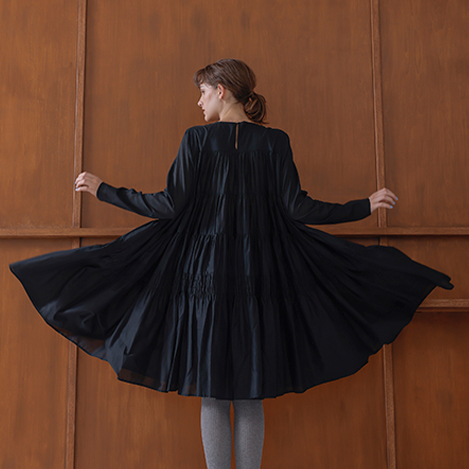 秋の主役ドレス “SOLIMAN MIDI”