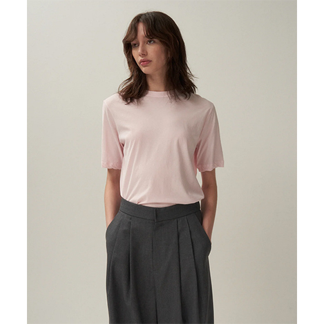 ワードローブの最強ベーシックTシャツ「エイトン」“ORGANIC FRESCA”が選ばれる理由