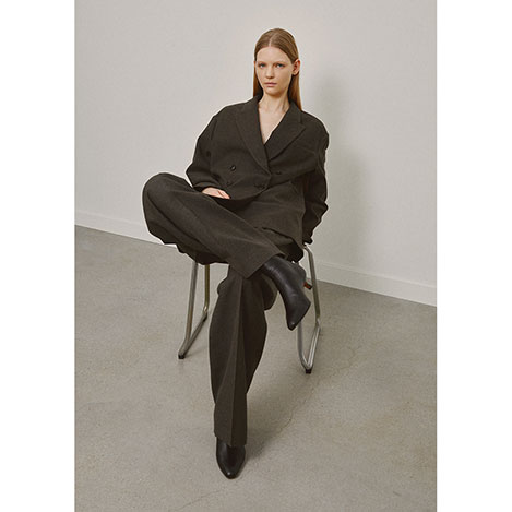 ミニマルななかにある物語。大人がまといたい服「イロット」のNEWエディション