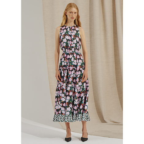 軽やかに華やかに。幸福を運ぶ花園サマードレス