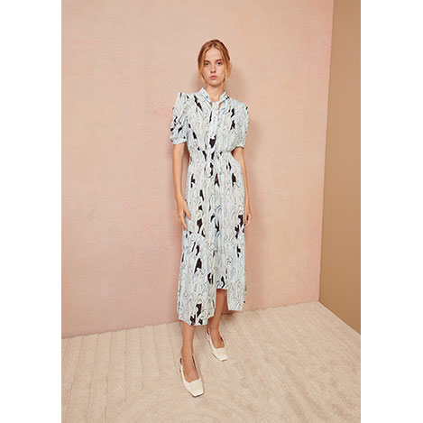 心晴れる！人気ドレスとともに迎える夏本番