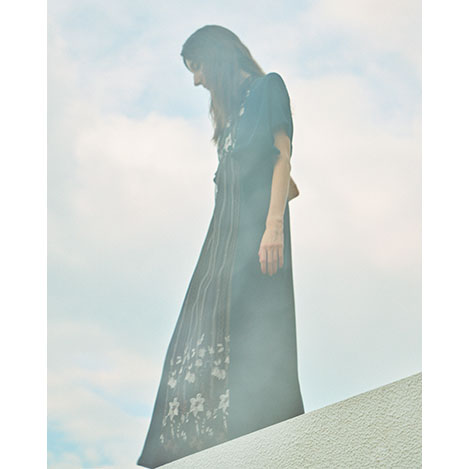 フラワー刺しゅうレースで華やぐ「ミューラル」の新作アイテム