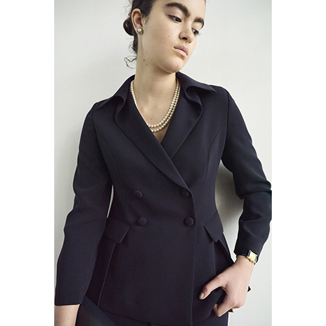 大切な日にふさわしい「エムダブリュー」新作のセットアップ