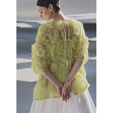 素材使いやシルエットで大人の洗練をまとう。「ヒューエルミュージアム」の最新コレクション