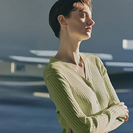 上品な春カラーで魅せる『ウォッシャブルシルクニット』シリーズ