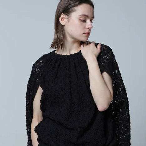 初夏まで楽しめるレースブラウスコーディネート