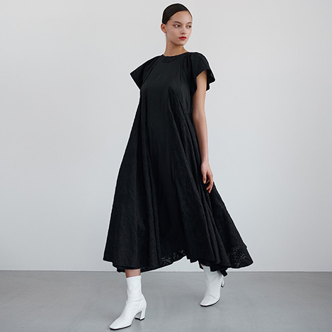 「アユーシ」POP UP SHOPまもなくクローズ