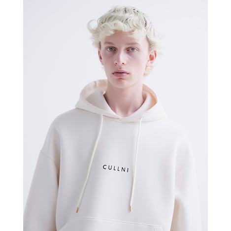 CULLNI/クルニ｜【UNISEX】 大人の洗練、控えめワンポイントが人気「クルニ」の刺しゅうスウェット｜エル・ショップ