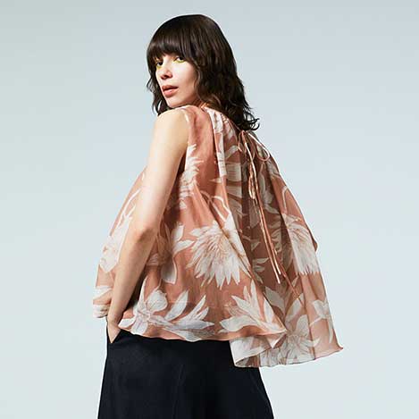 「EAUVIRE（オーヴィル）」夏映えするプリントで魅せる上品モードスタイル