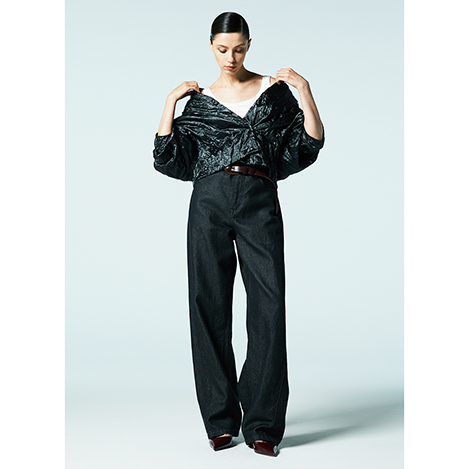 シーズンレスで活躍する新定番パンツ