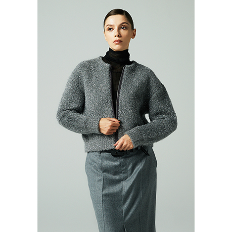 着るだけで華やぐ、冬のホリデーニットコレクション