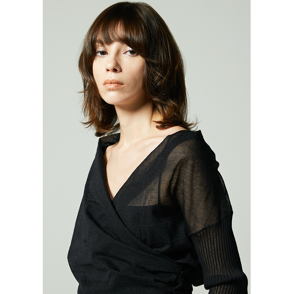 春の始まりに。「オーヴィル」の軽やかな新作ニットをピックアップ