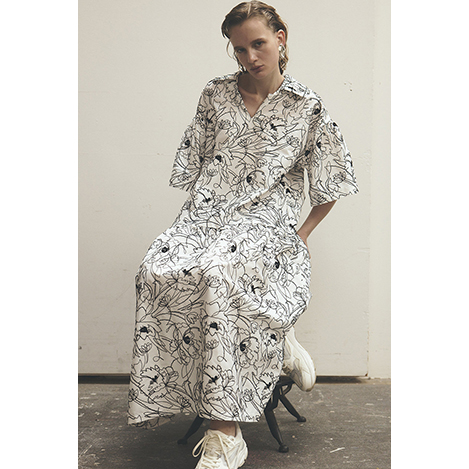 ひと筆書きの刺しゅうが彩る「アートのようなワードローブ」