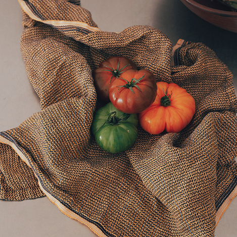 暑くなる季節にサラリと使いたい、北欧ブランド「カリン・カーランダー」のリネン