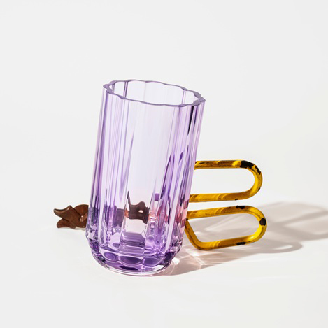 「イッタラ」から、空間を美しく彩る「プレイ」シリーズのフラワーベースが登場！