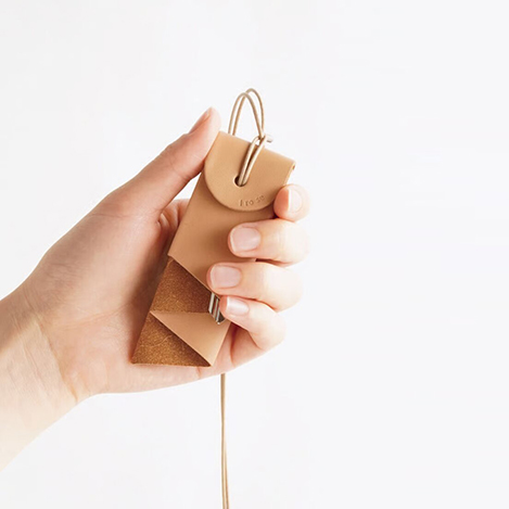 洗練デザインが光る! 差がつく「イロセ」のモードな小物たち