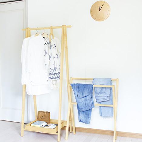 木製家具で部屋をすっきり。暮らしに寄り添う「コサイン」の家具