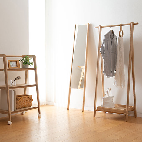 木の素材感が魅力、「コサイン」の家具で新生活をスタート!