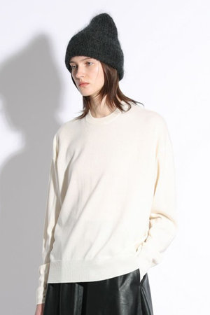 SACRA(サクラ)｜エクストラファインメリノウールプルオーバー/オフ