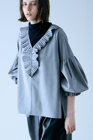 MARILYN MOON(マリリンムーン)｜プリーツジャボブラウス/グレー の通販