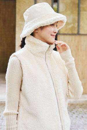 PRISTINE 新品 中綿入りファーZIP-UPベスト PRISTINE 新品 中綿入りファーZIP-UPベスト PRISTINE(プリスティン