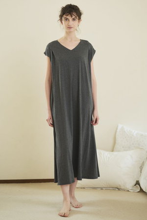 nanadecor(ナナデェコール)｜ファインニットカップ付きVネック