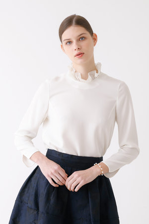 DESIGNWORKS(デザインワークス)｜バックサテンフリルカラーブラウス