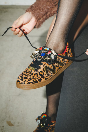 STEVE MADDEN(スティーブ・マデン)｜DIVULGE-L バッジ付レオパード