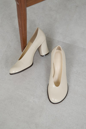 ガリャルダガランテ【2.718】ストラップパンプス　WHITE　38 ガリャルダガランテ【2.718】ストラップパンプスWHITE38